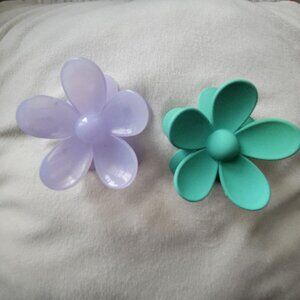GIMME Daisy Claw Clip Duo - Matte Green & Translucent Purple